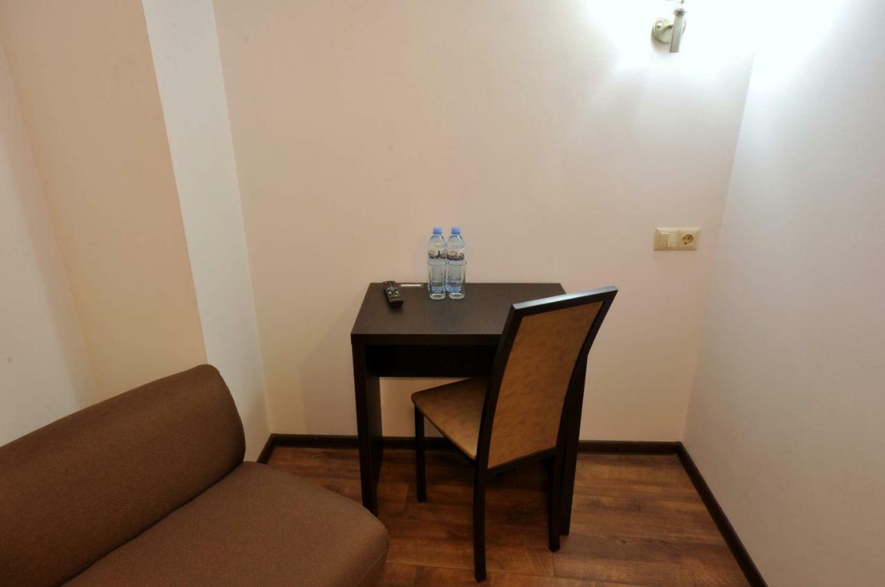 Tbilisi Check In Hotel Kültér fotó