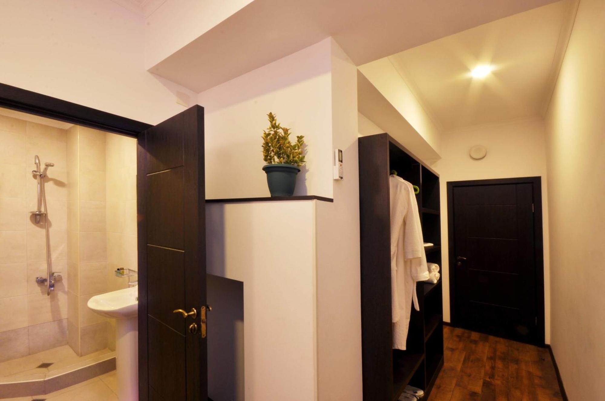 Tbilisi Check In Hotel Kültér fotó