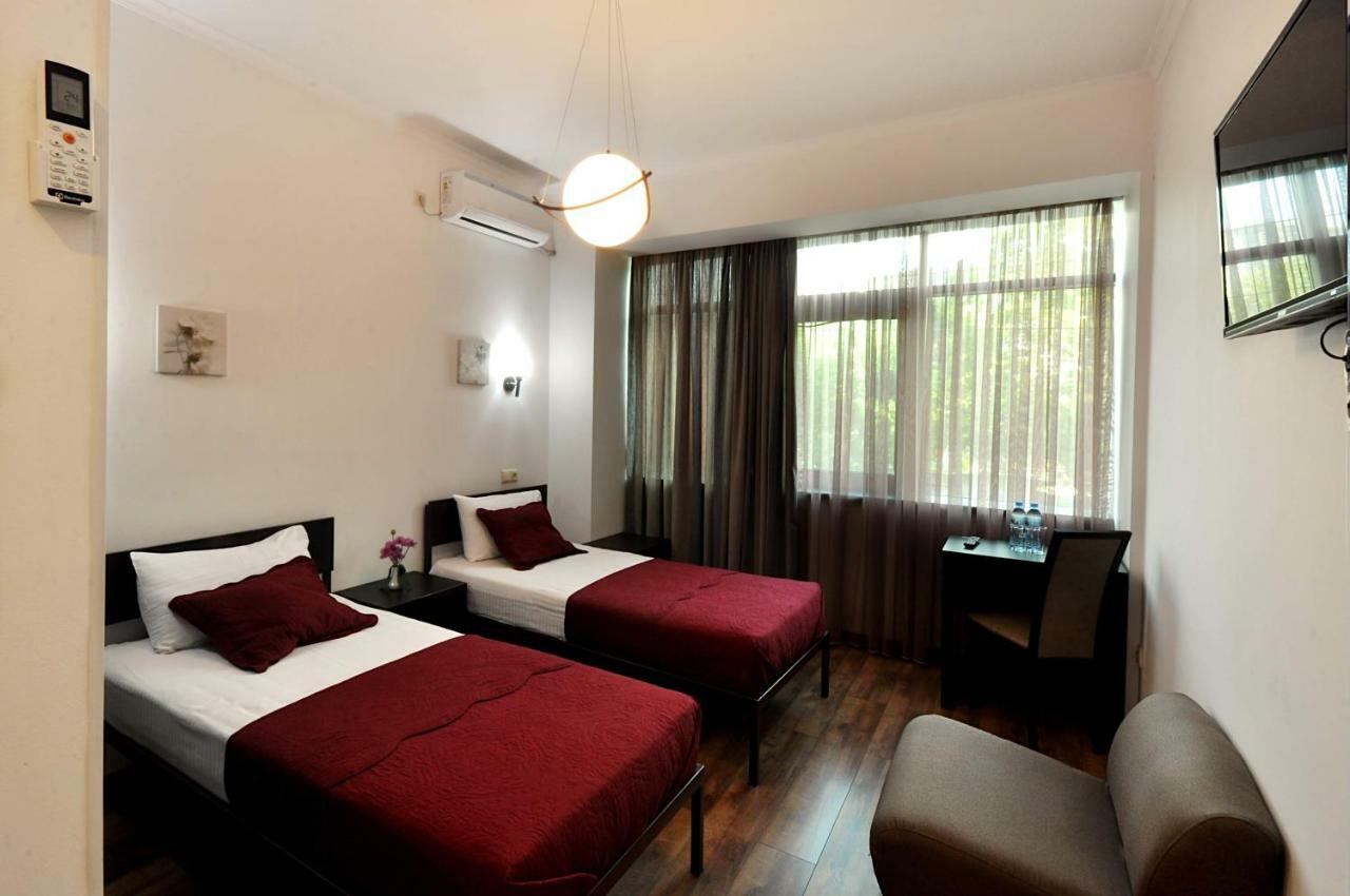 Tbilisi Check In Hotel Kültér fotó
