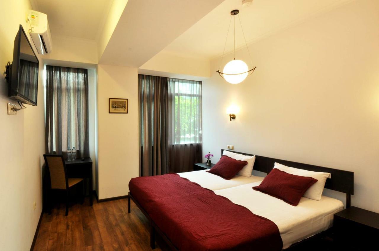 Tbilisi Check In Hotel Kültér fotó