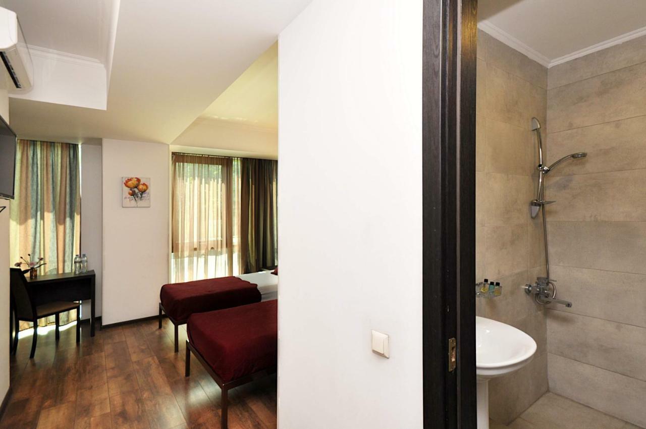 Tbilisi Check In Hotel Kültér fotó