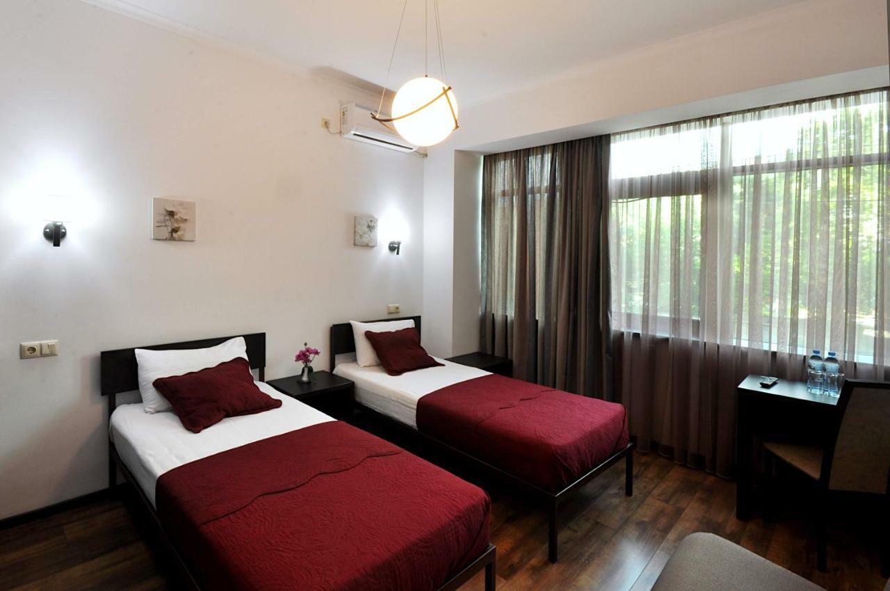 Tbilisi Check In Hotel Kültér fotó